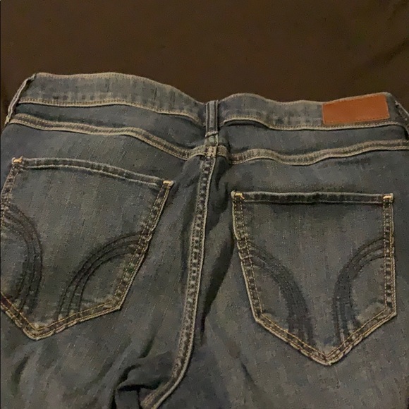 HOLLISTER HIGH RISE JEANS - Picture 3 of 3